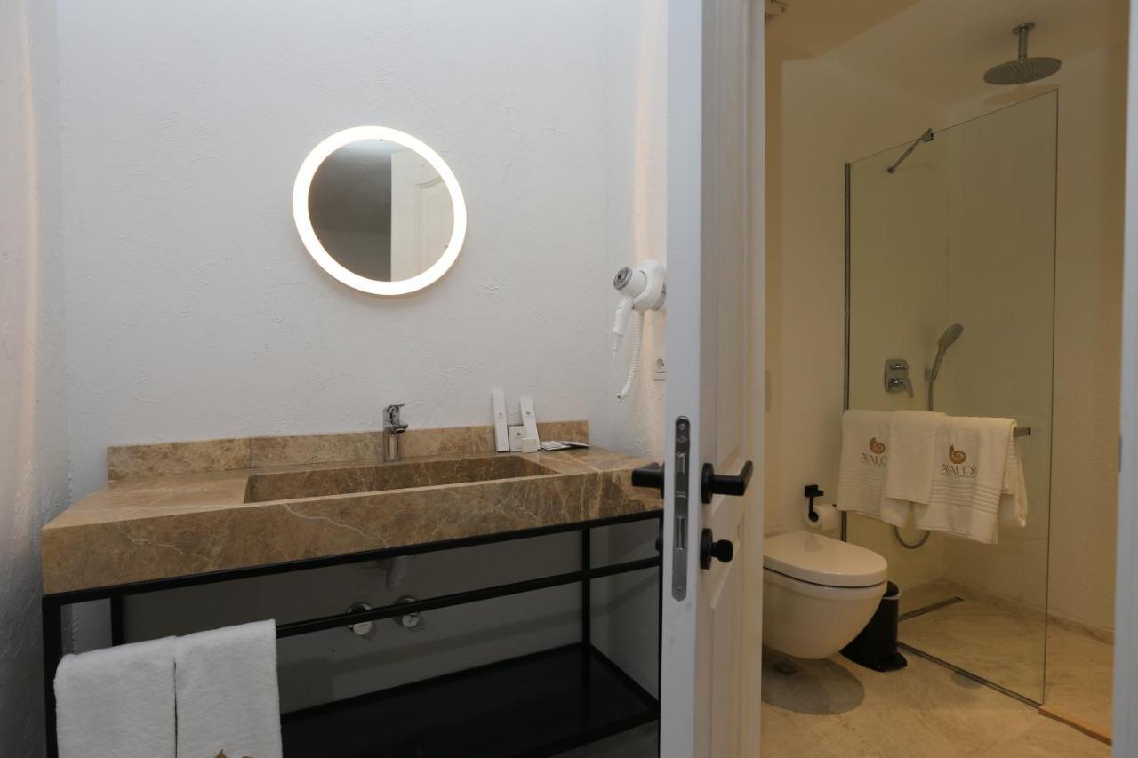 Avalon Boutique Hotel & Suites Alacatı Bagian luar foto